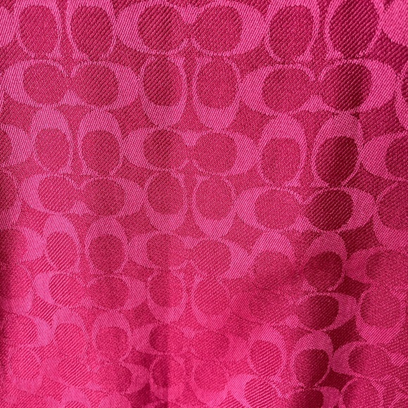 New with Tag Coach Signature Stole in Deep Pink - Picture 3 of 9